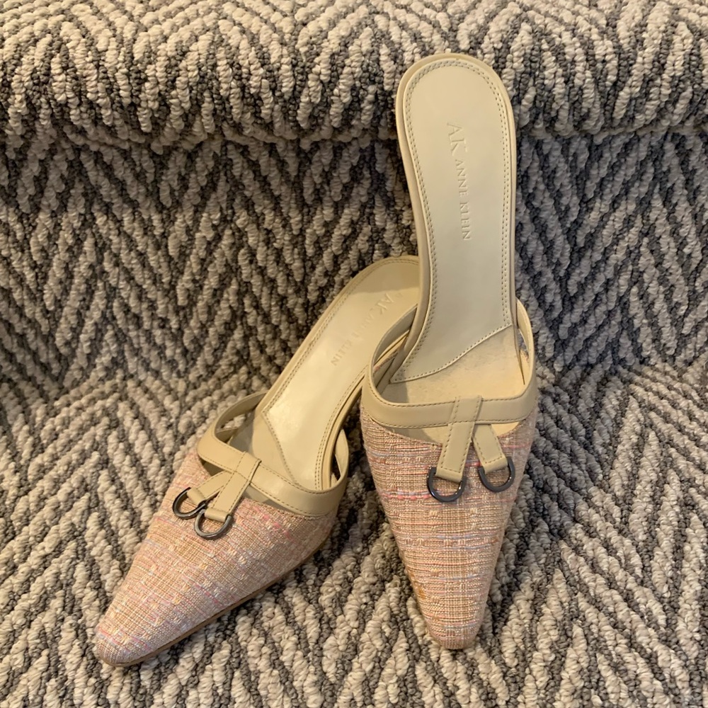 Anne Klein size 7 1/2 pastel front mule